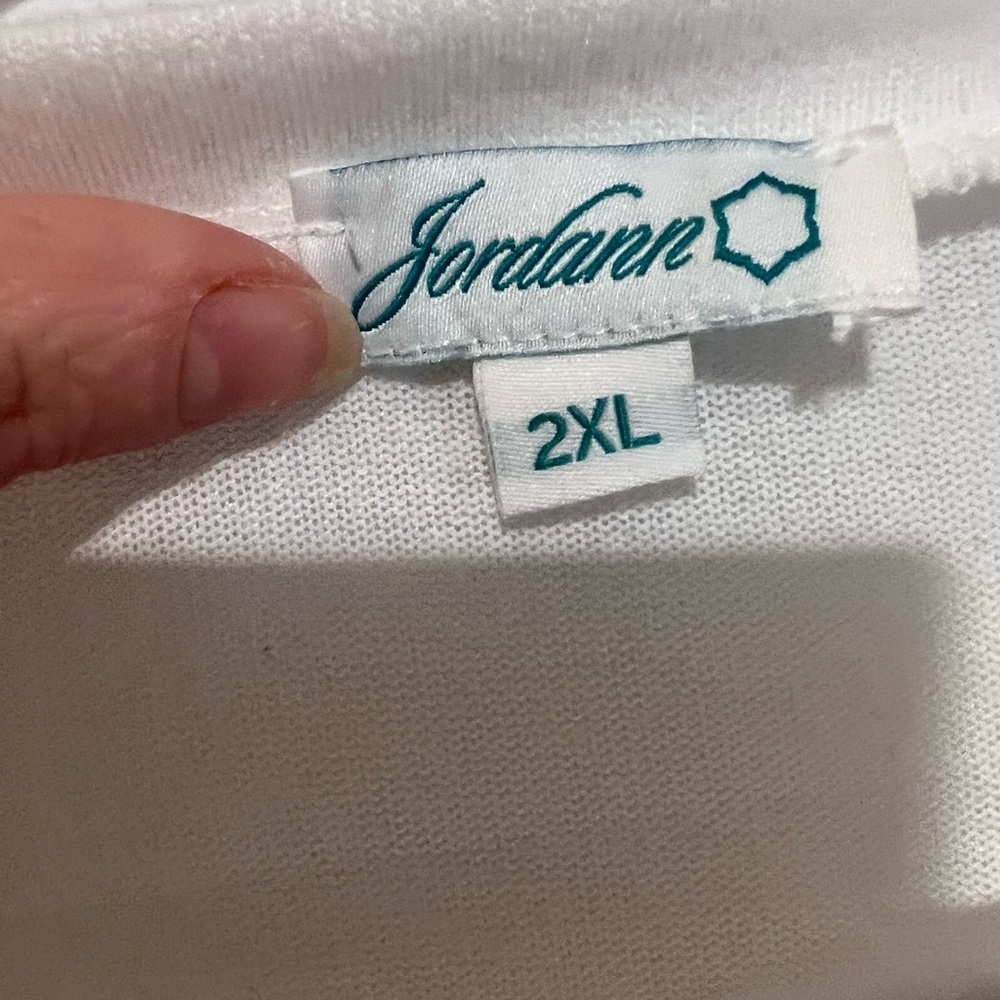 Light weight thin sweater tee - Picture 2 of 3